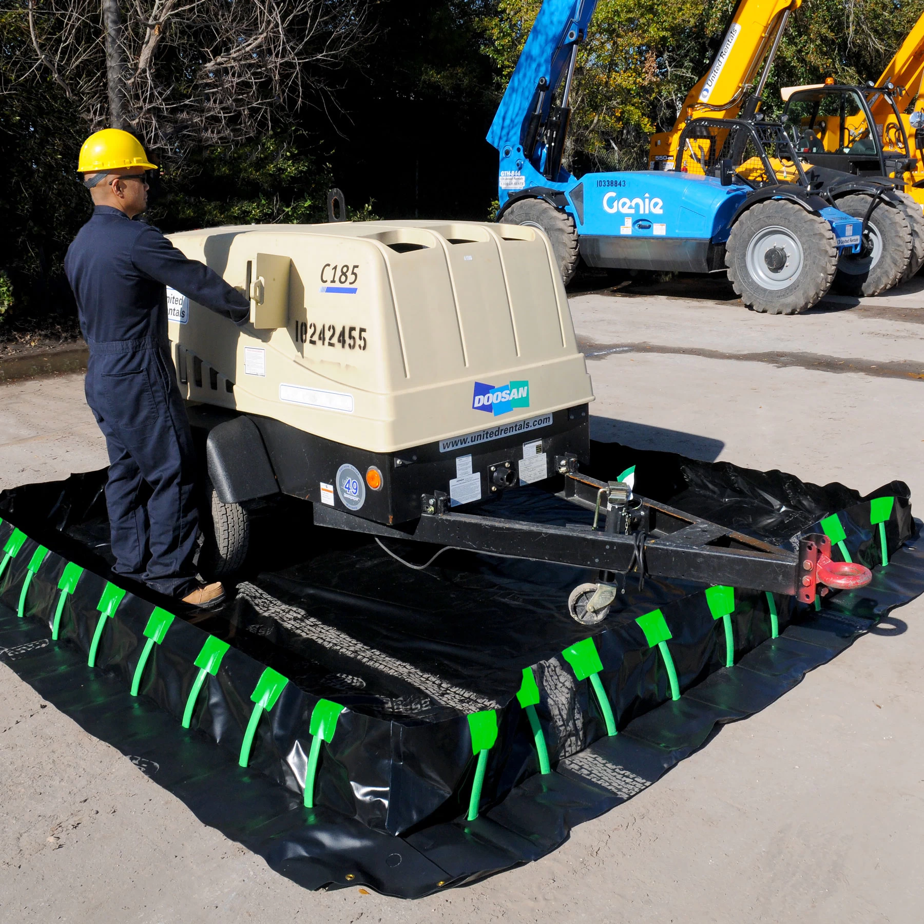 UltraTech 8210 - 10' X 10' Spill Containment Berm, Stake Wall Model 3 UltraTech 8210 - 10' X 10' Spill Containment Berm, Stake Wall Model