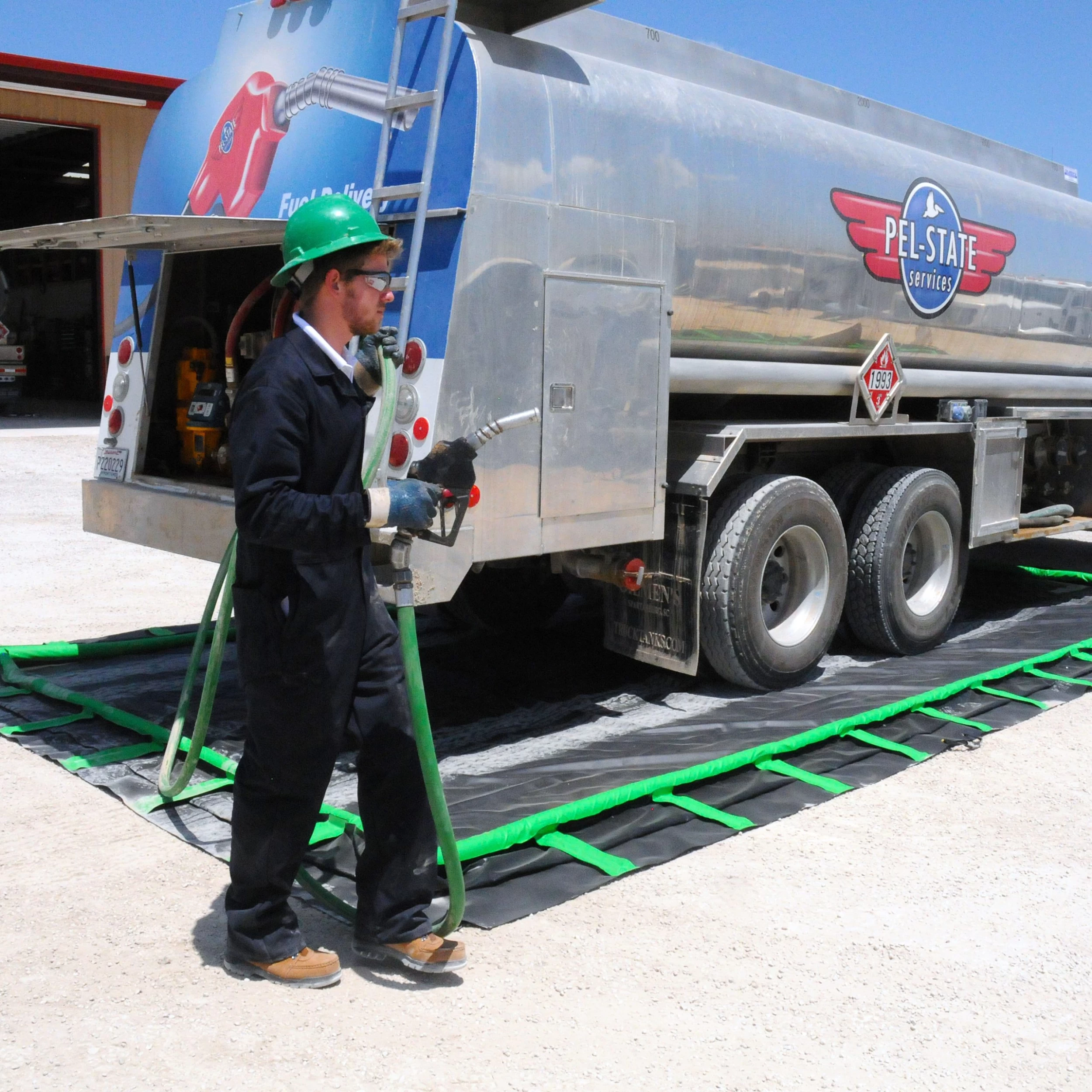 UltraTech 8711 - 12' X 30' Spill Containment Berm, Rapid Rise Model 4 UltraTech 8711 - 12' X 30' Spill Containment Berm, Rapid Rise Model - Image 2