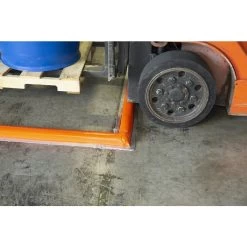 Make-A-Berm™ 1.5" Heavy Duty Vented Corner, (2 Pack) -container 37bm37 2 3